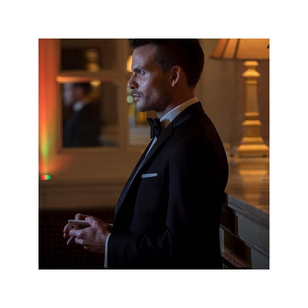 The Extraordinary Card Magic of Jason Ladanye