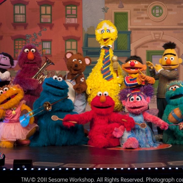 Sesame Street Live: Elmo Makes Music