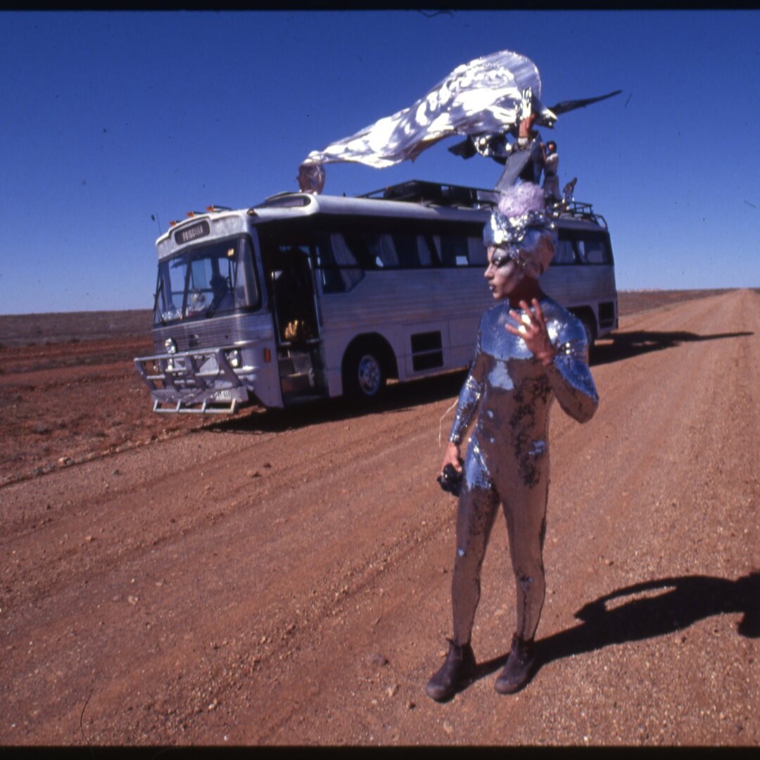 THE ADVENTURES OF PRISCILLA, QUEEN OF THE DESERT