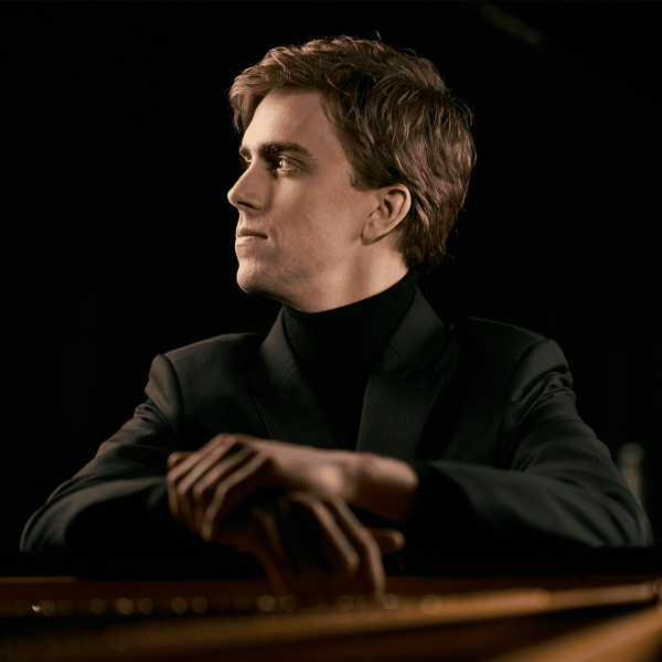AMERICAN PIANIST REED TETZLOFF