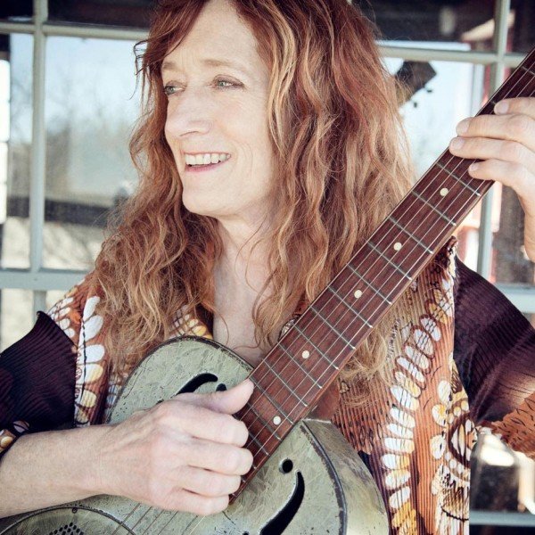 Patty Larkin in Concert