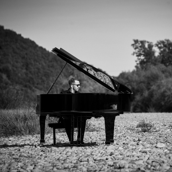 Polish pianist Adam Kośmieja in concert