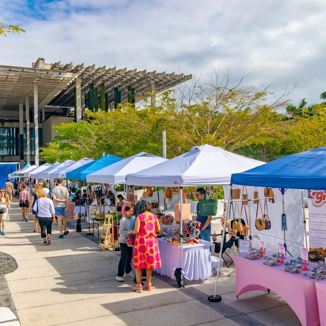 Museum Community Market on Knight Plaza