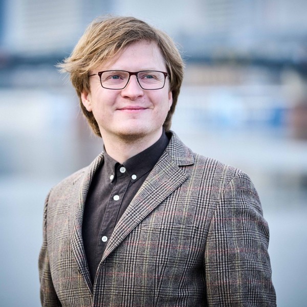 PIANO VIRTUOSO DMITRY ABLOGIN
