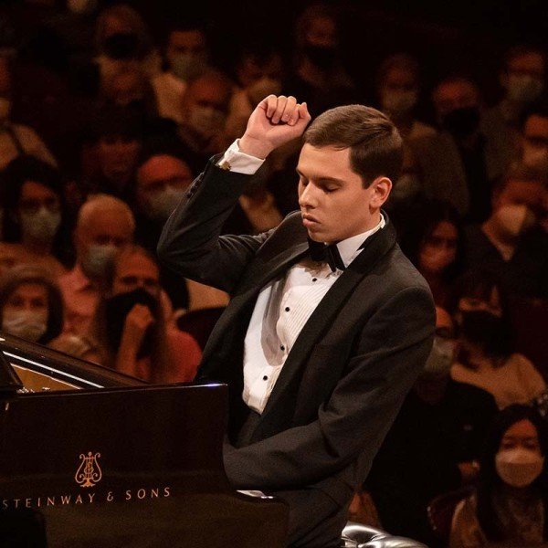 Chopin for All featuring Mateusz Krzyżowski | Free Concert